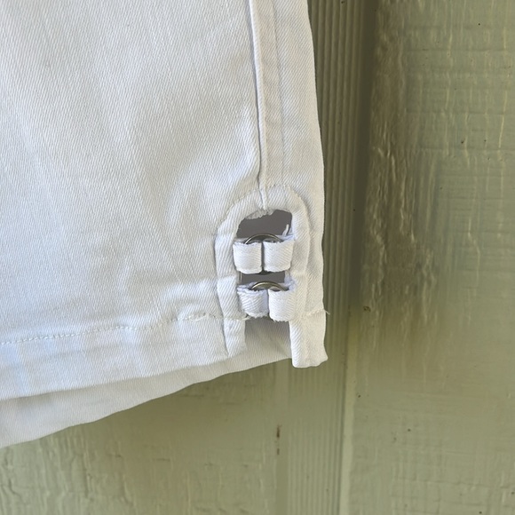 16w Allison Daley white elastic waist 15 in shorts - Picture 2 of 4